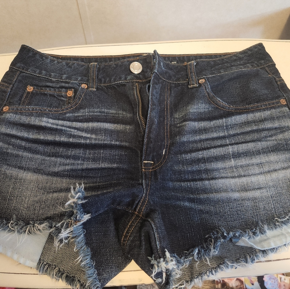 BRAND NEW AMERICAN EAGLE SIZE 10 SHORTS
